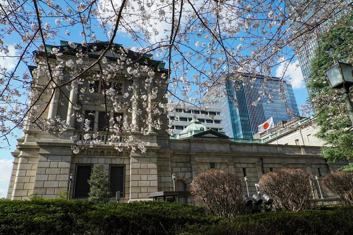 The rush to issue shorter notes reflects market speculation that the new Bank of Japan governor will put an end to a decade of super-easy policy.