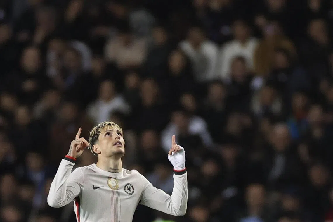 Chelsea's Argentinian midfielder Alejandro Garnacho celebrates after scoring the team's second goal to equalise.
