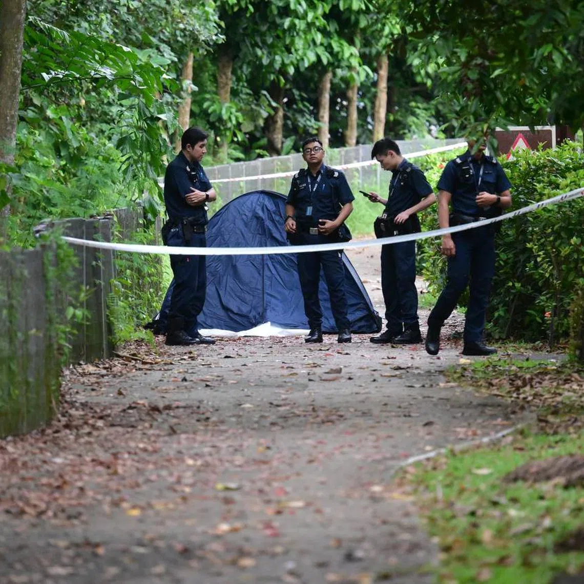 ST saw a blue tent - of the type used to cover a human body in a public place - around 4.27pm, when it visited the scene.
