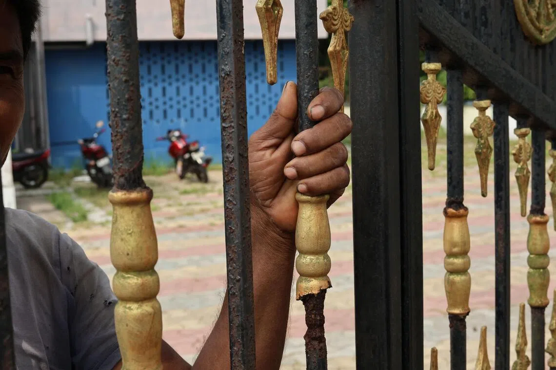 India detains and deports 5,000 Bangladeshis