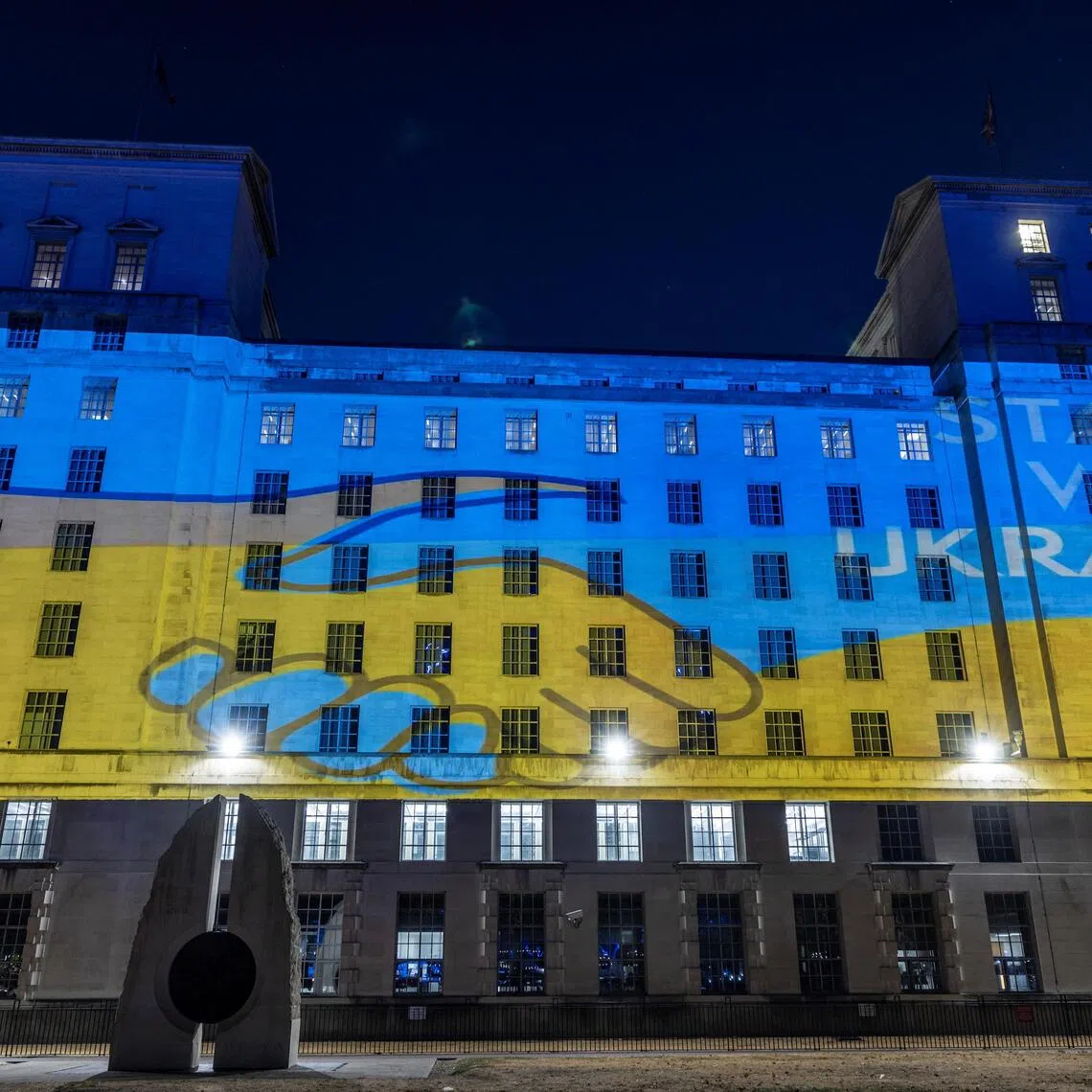 The UK Ministry of Defence Main Building is illuminated in the blue and yellow colours of the Ukrainian flag to mark Ukrainian Independence Day, amid Russia's attack on Ukraine in London, Britain, in this handout picture released August 23, 2026. UK MOD © Crown copyright 2026/Handout via REUTERS    THIS IMAGE HAS BEEN SUPPLIED BY A THIRD PARTY.MANDATORY CREDIT.