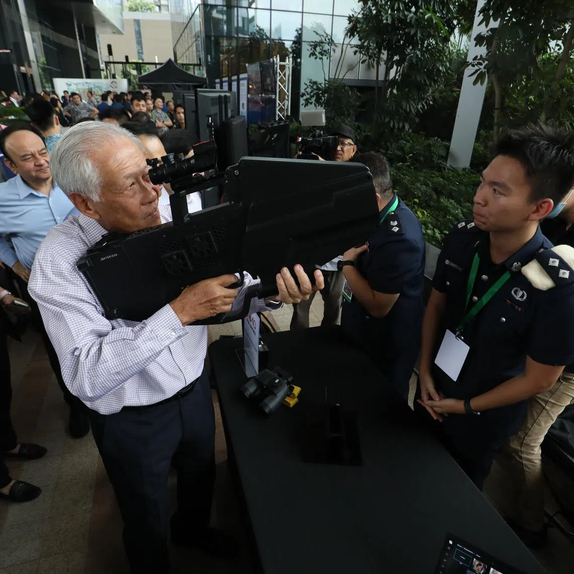 Minister for Defence Dr Ng Eng Hen, who was the Guest-of-Honour at the launch of Exercise SG Ready.