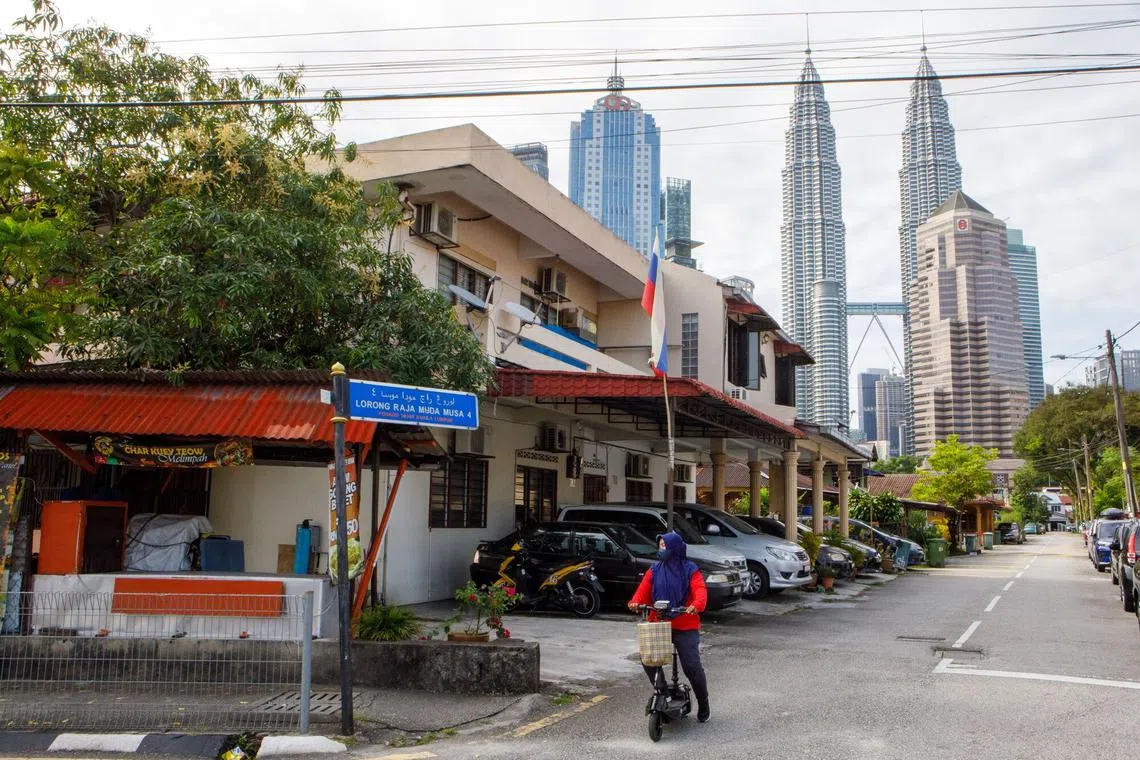 A Level 1 warning is issued when temperatures at a location are between 35 deg C and 37 deg C for three consecutive days.