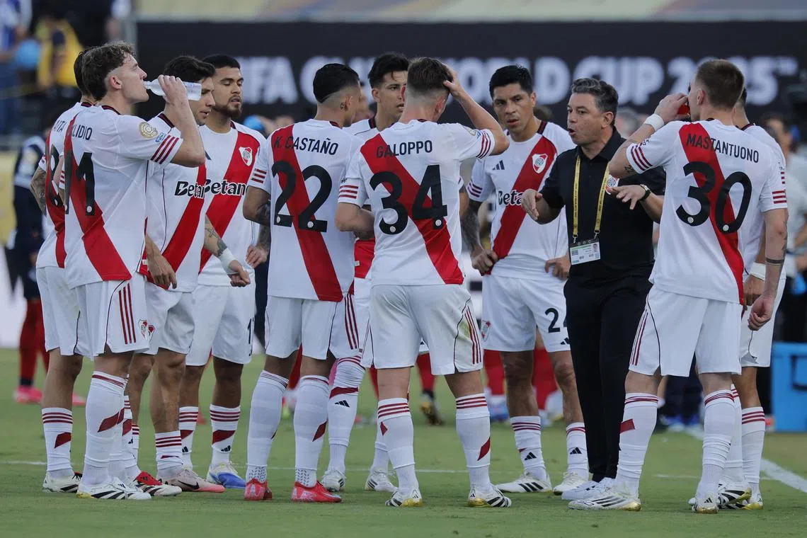 Soccer Football - FIFA Club World Cup - Group E - River Plate v CF Monterrey - Rose Bowl Stadium, Pasadena, California, U.S. - June 21, 2025 River Plate coach Marcelo Gallardo speaks to his players REUTERS/Mike Blake