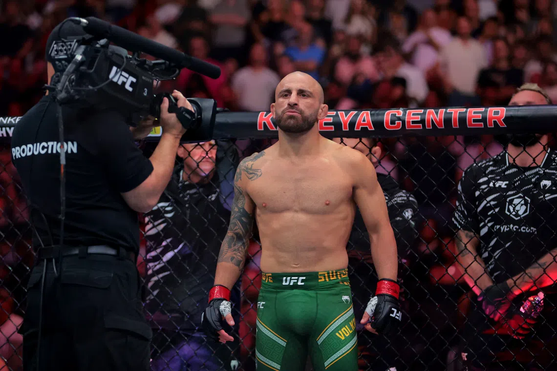 Mixed Martial Arts-Volkanovski keeps promise with quick win over Evloev ...