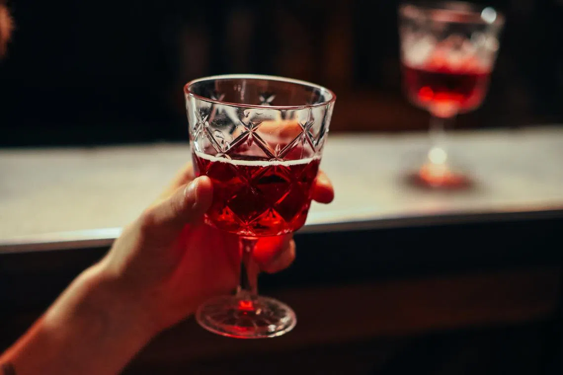 The new requirements state that a licensee, and an employee of the licensee, must not supply any liquor to those under 18 online.