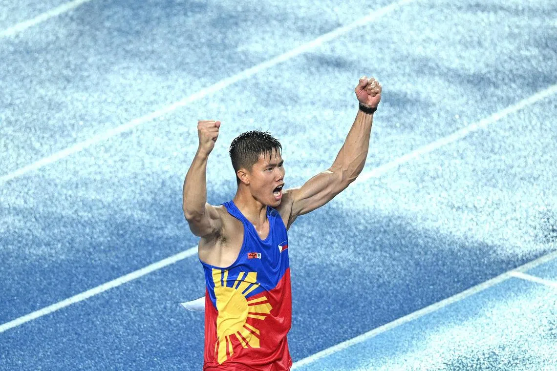 World No. 3 Ernest John Obiena took his third consecutive gold at the Southeast Asia Games in Phnom Penh on Monday.
