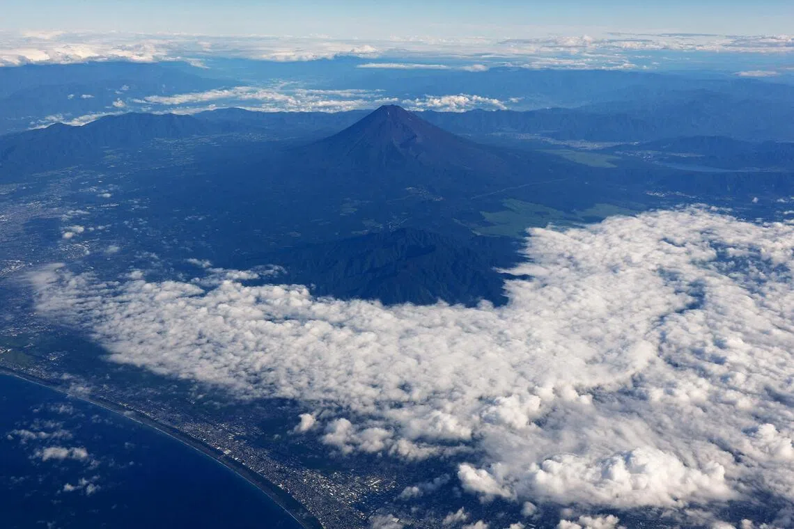 Japan’s Shizuoka Prefecture to require climbers to submit plans for off-season Mount Fuji climbs