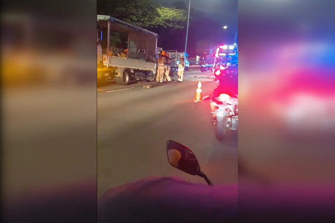 SCDF frees 3 trapped in multi-vehicle accident on AYE, 17 taken to hospital