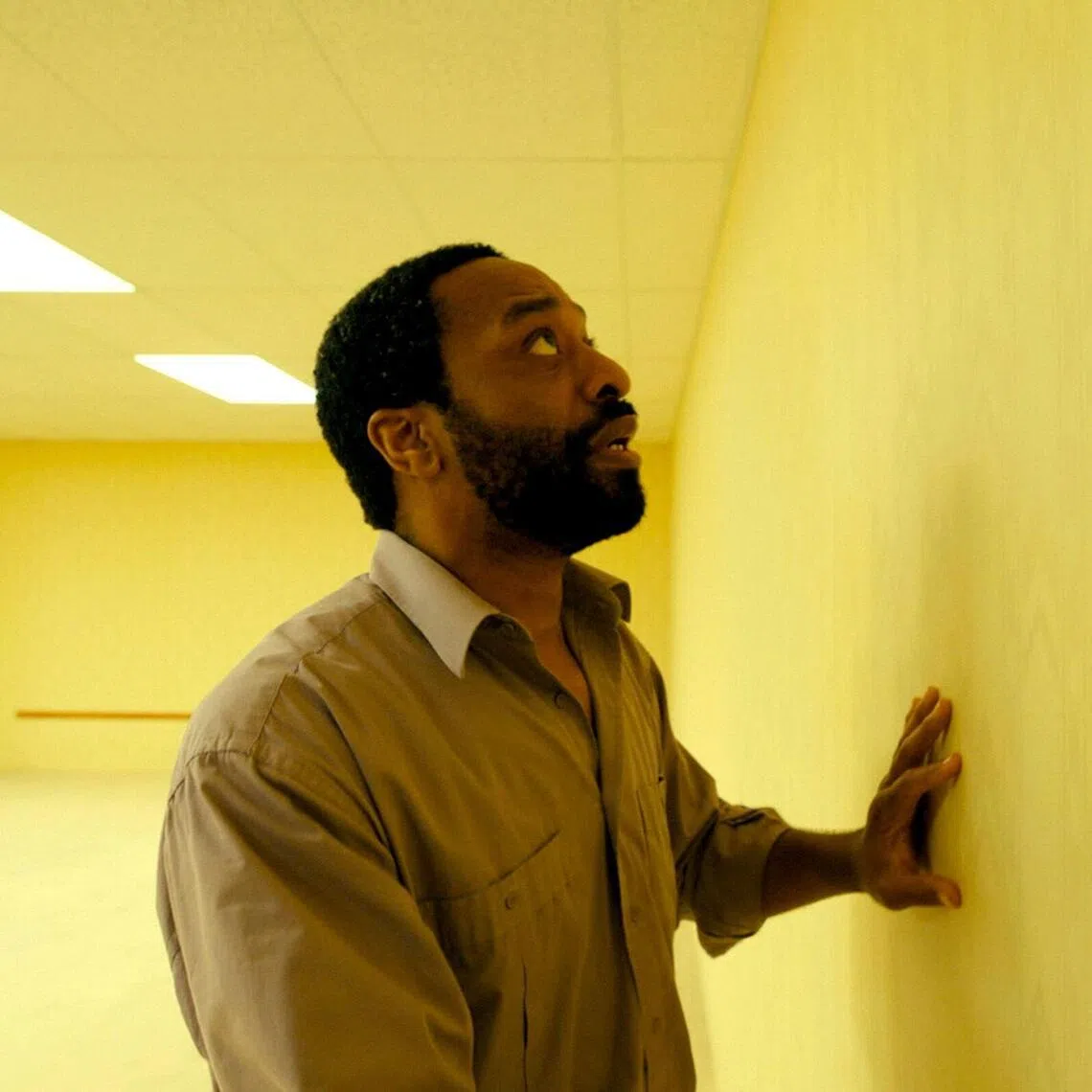 Chiwetel Ejiofor in Backrooms.