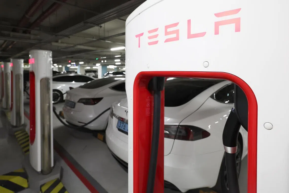 Tesla falsely promoted and exaggerated the driving range and charging speed of its electric cars, as well as the estimated savings on fuel costs, South Korea’s Fair Trade Commission said.