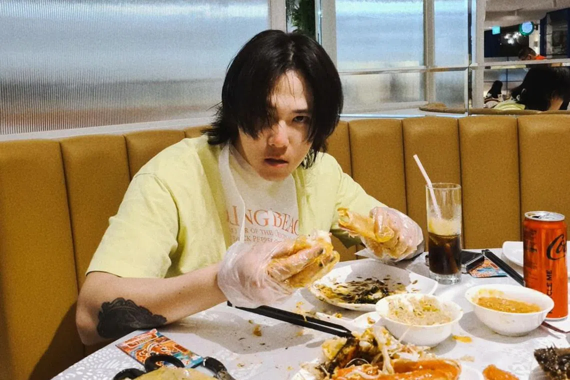 FT Island's main vocalist Lee Hong-gi took to Instagram to rave about his love for the dish.