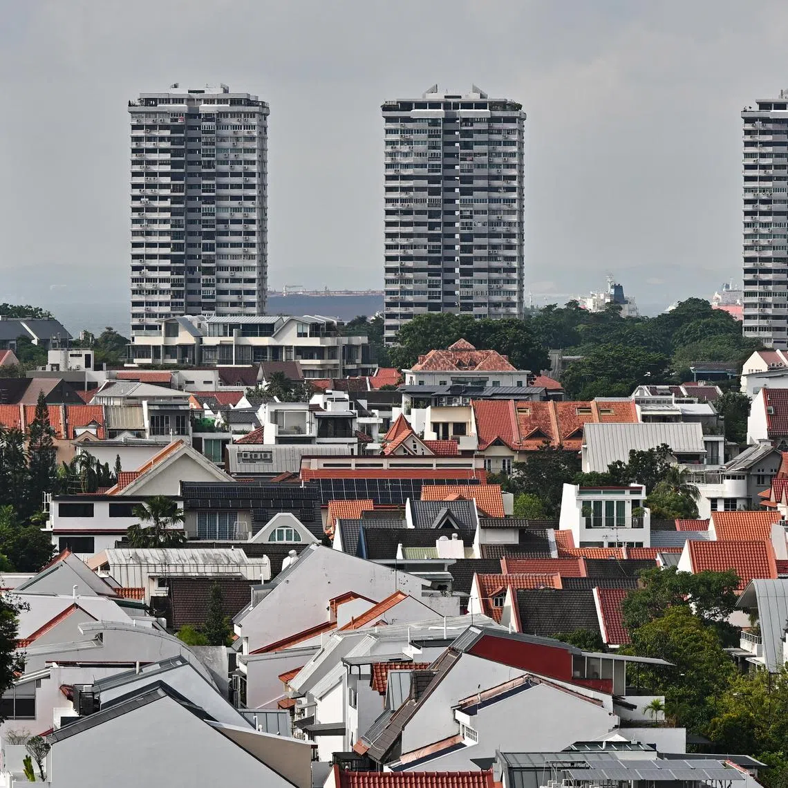 ST20240717-202474400151-Lim Yaohui-pixgeneric/
Generic photograph of private residential houses in Opera Estate and condominiums as viewed from Blk 32 Chai Chee Avenue on July 17, 2024.
Can be used for stories on budget, money, URA, property, land, housing, population, economy, development, money, invest, and income.
(ST PHOTO: LIM YAOHUI)