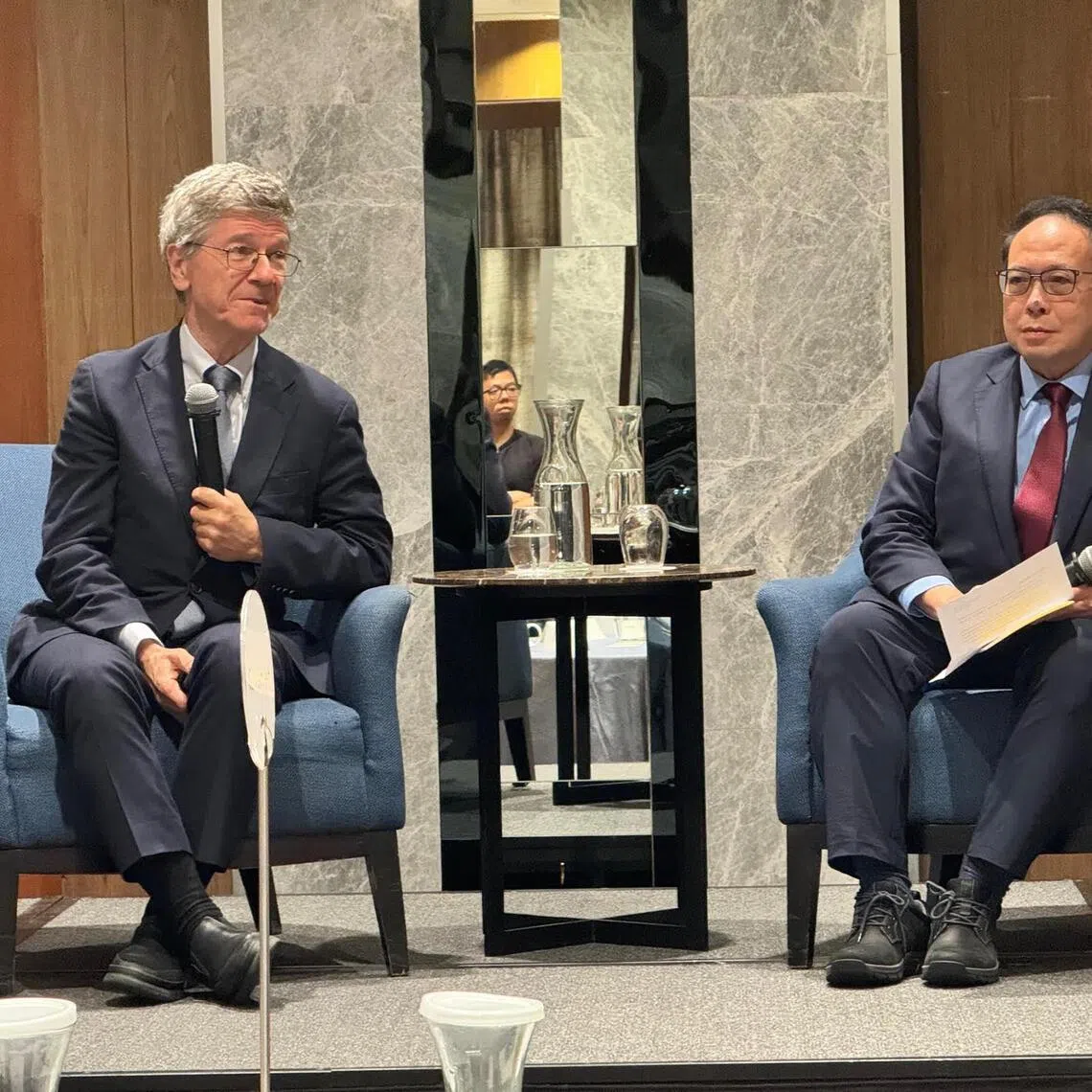 alsachs30 - Renowned economist and Columbia University professor Jeffrey Sachs takes questions at an event on Oct 29, moderated by the Economic Society of Singapore (ESS) President Euston Quah. Mr Sachs delivered the 6th ESS Distinguished Public Lecture titled "Asean and the World Economy to 2050".