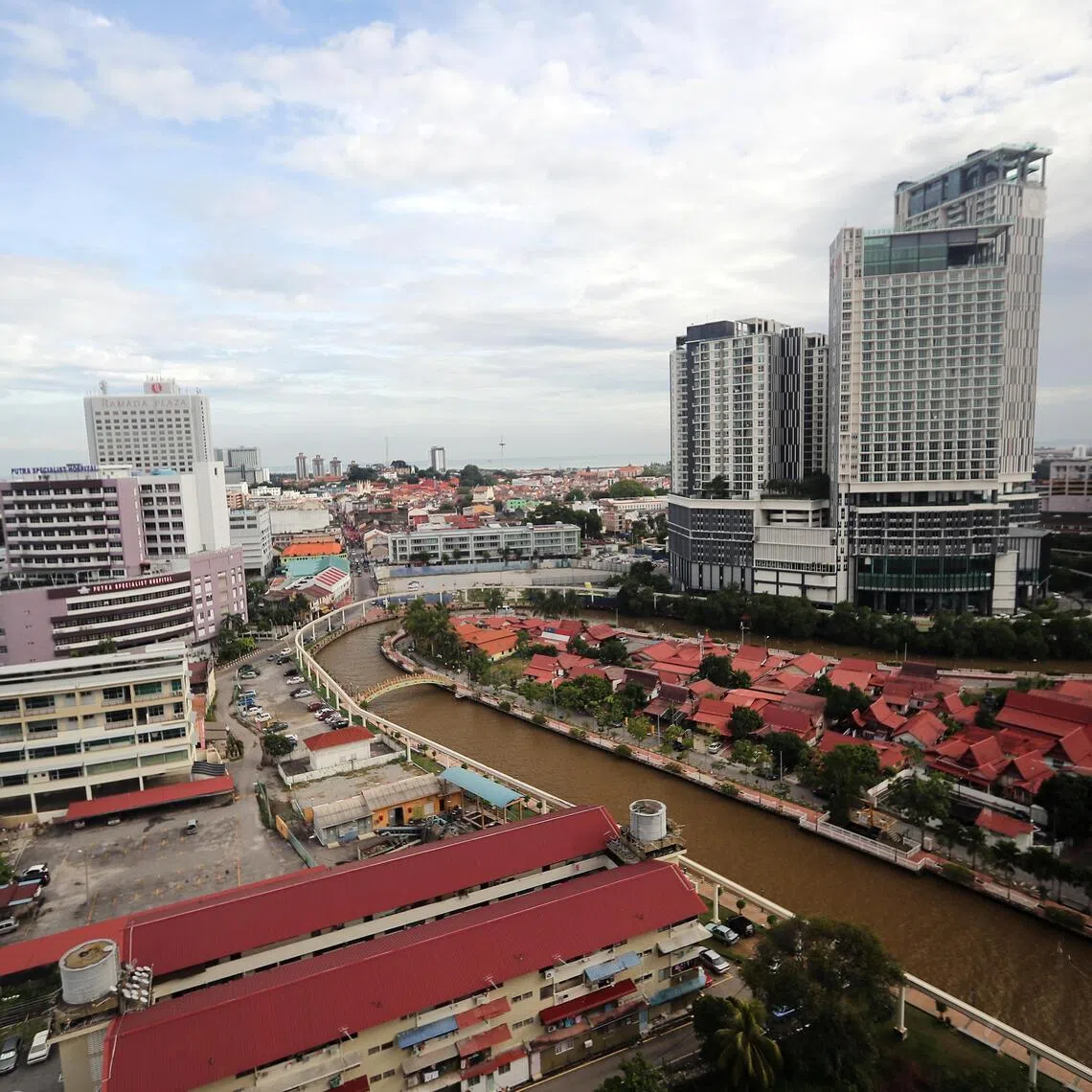 Speculation of the dissolution grew after the state executive council meeting, which is usually held on Wednesdays, was brought forward by a day.