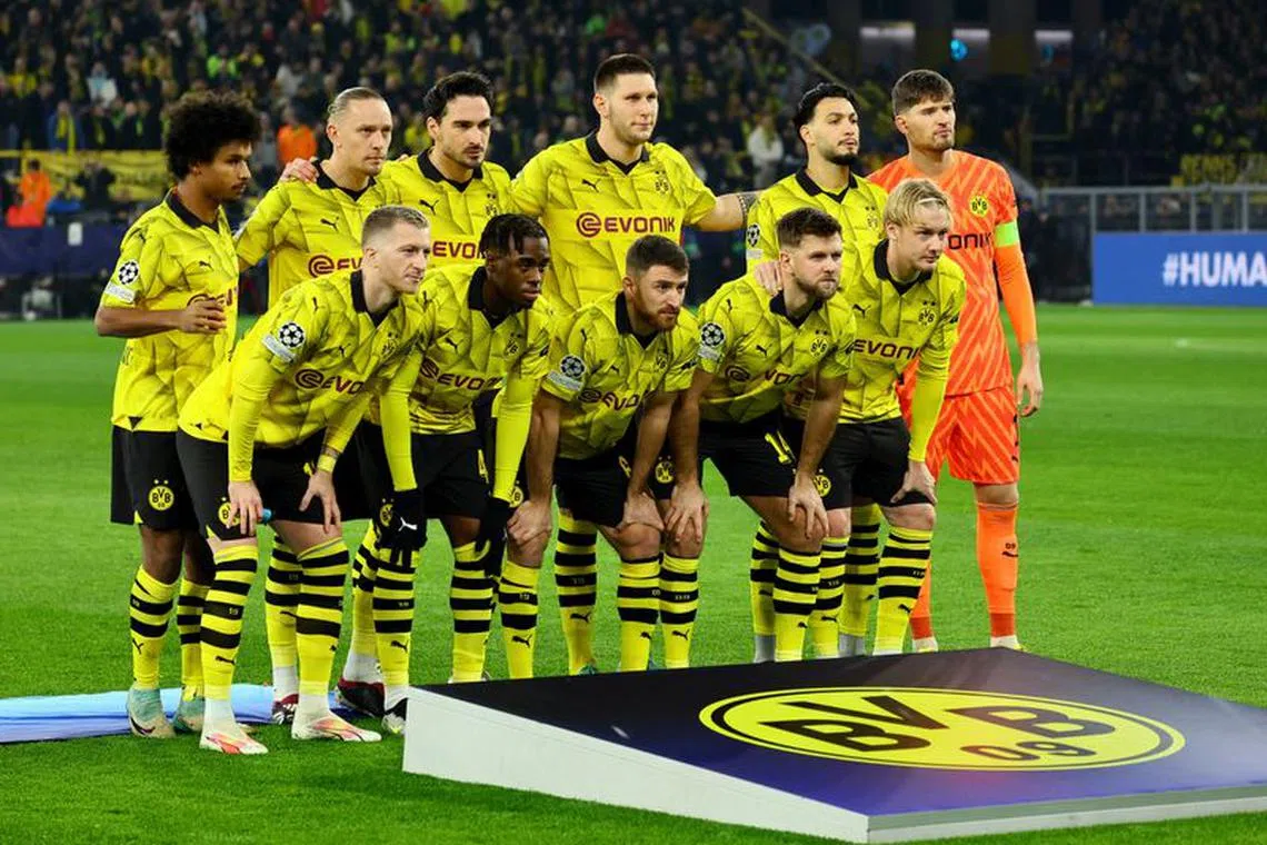 Soccer Football - Champions League - Group F - Borussia Dortmund v Paris St Germain - Signal Iduna Park, Dortmund, Germany - December 13, 2023 Borussia Dortmund players pose for a team group photo before the match REUTERS/Wolfgang Rattay/File Photo