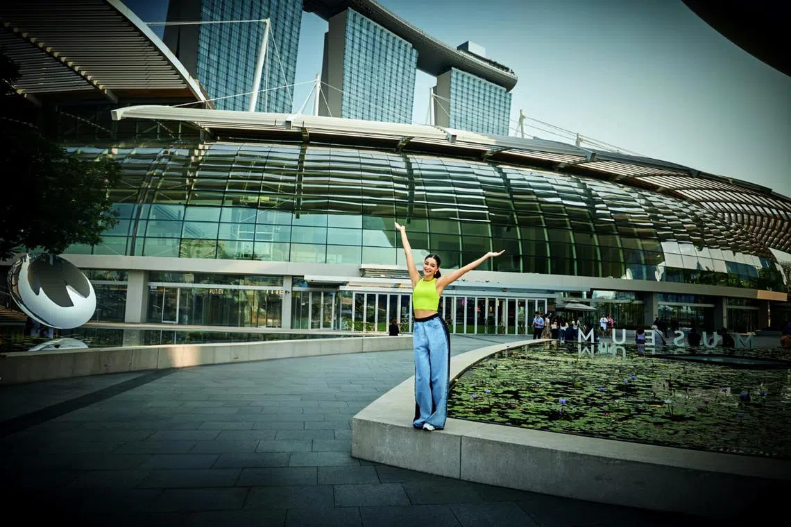 ngtourism - Bollywood celebrity Ananya Panday is excited to explore eye-popping immersive displays at the ArtScience Museum, an iconic experience truly ‘Made in Singapore'.  

Picture credit to Singapore Tourism Board