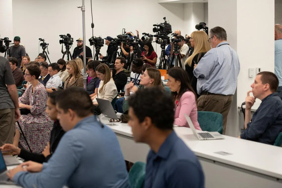 Members of the media listen to Maricopa County Election officials ahead of the U.S. presidential election, in Phoenix, Arizona, U.S., November 4, 2024. REUTERS/Caitlin O'Hara/File Photo