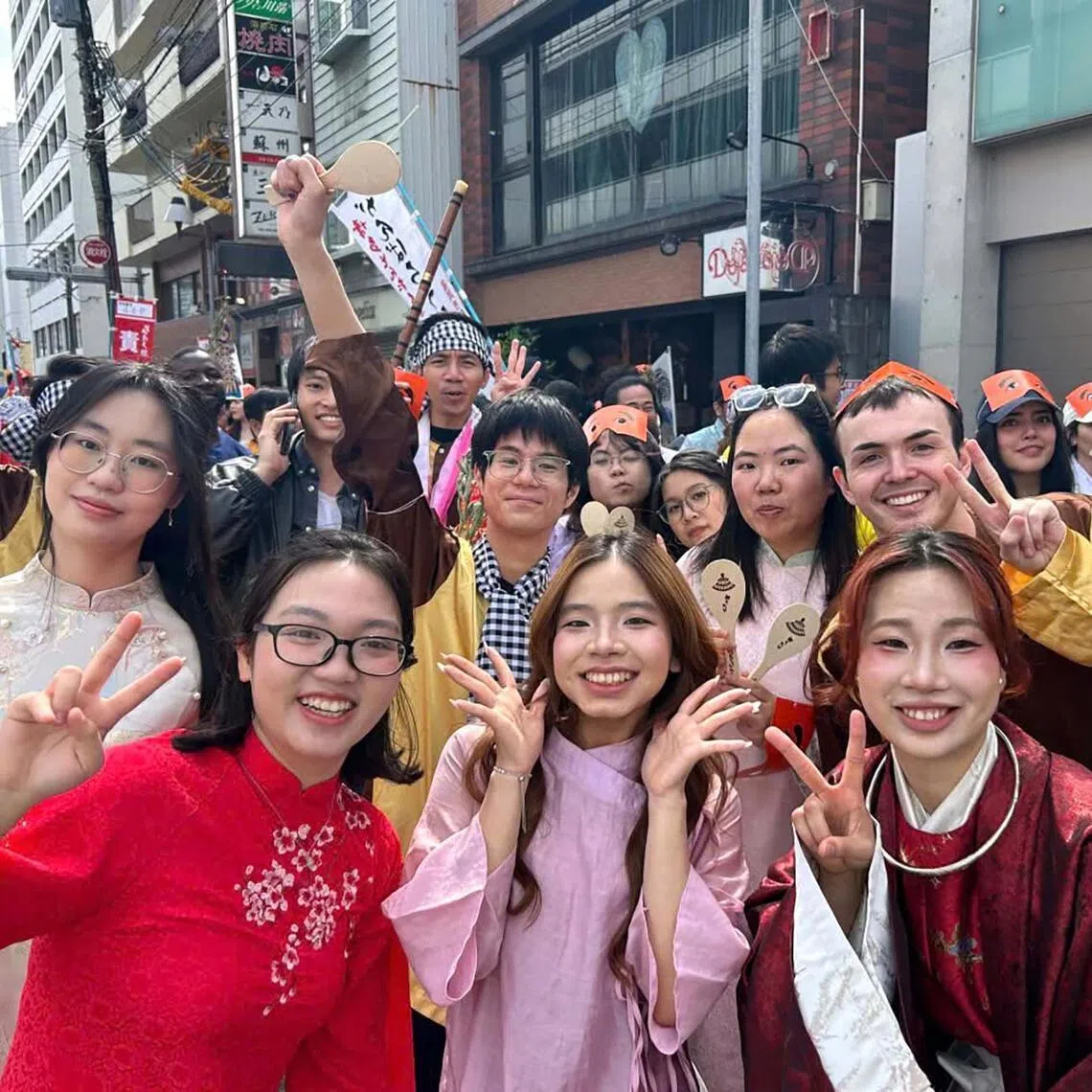 wstalent - Many Vietnamese join the Vietnamese Youth and Student Association in Fukuoka, which caters to those aged 18 to 30. At this Hakata Dontaku Festival held in May 2026, members of the group promoted Vietnamese heritage and interacted with local residents and international visitors.
Credit: VIETNAMESE YOUTH AND STUDENT ASSOCIATION IN FUKUOKA