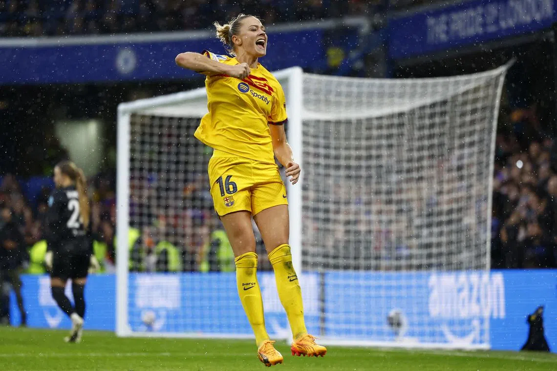 Fridolina Rolfo wrapped up Barcelona’s 2-1 aggregate victory with a debatable penalty.