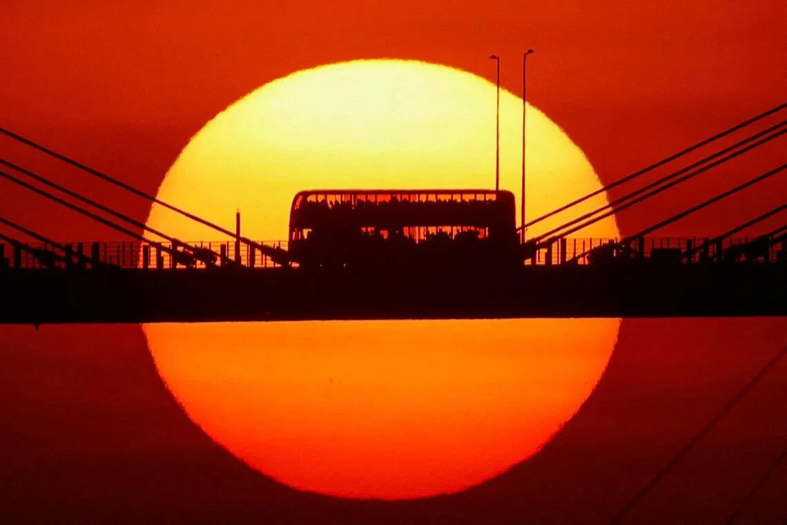Holiday travel rush in China sets records