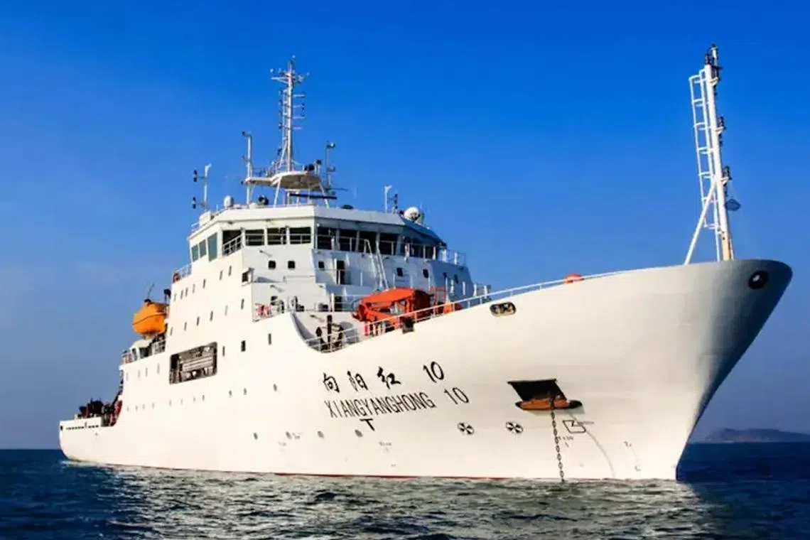 The Chinese vessel Xiang Yang Hong 10 and its escorts left Vietnams EEZ at about midnight on June 5.