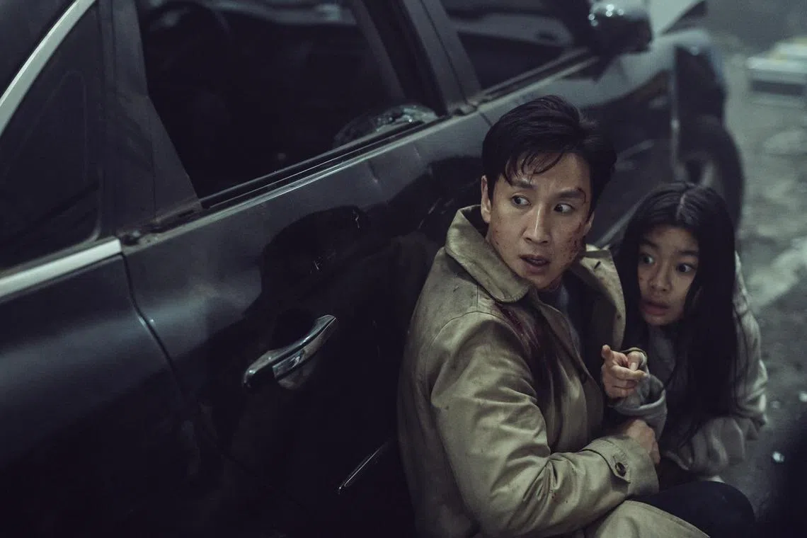 jomovie10 - Lee Sun-kyun (left) and Kim Su-an in Project Silence

source/copyright: Encore Films
free for publicity use
Encore Films
upload into Life folder