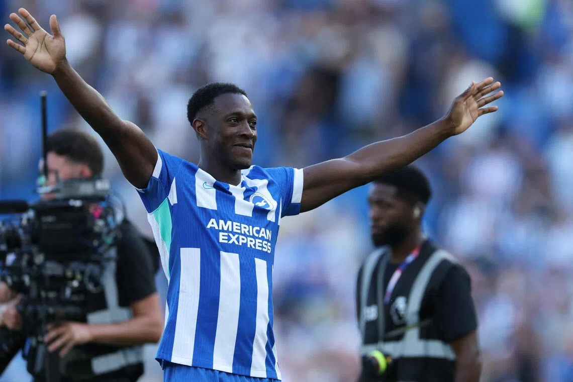 Veteran Brighton strike Danny Welbeck has agreed a two-year contract with the Blues and will link up with Xabi Alonso’s squad on their pre-season tour.