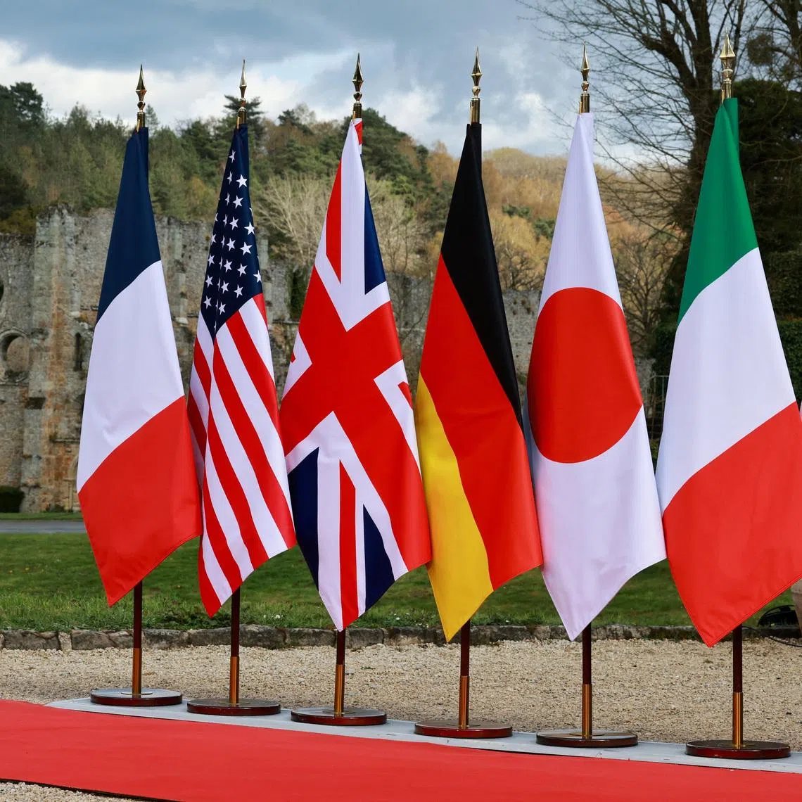 G-7 countries are trying to agree on a common toolbox of measures to stabilise markets and encourage domestic investment.