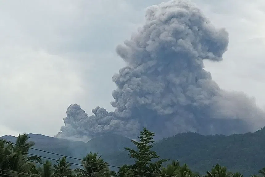 Mount Dukono Eruption Kills Three Hikers, Including Two Singaporeans — image 2