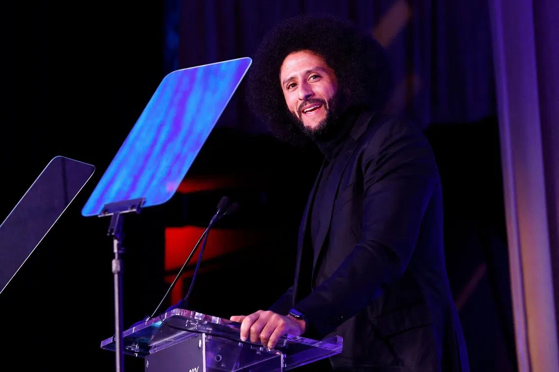Former National Football League quarterback Colin Kaepernick will receive the Muhammad Ali Center’s Humanitarian of the Year award at a ceremony in Louisville on Nov 7.