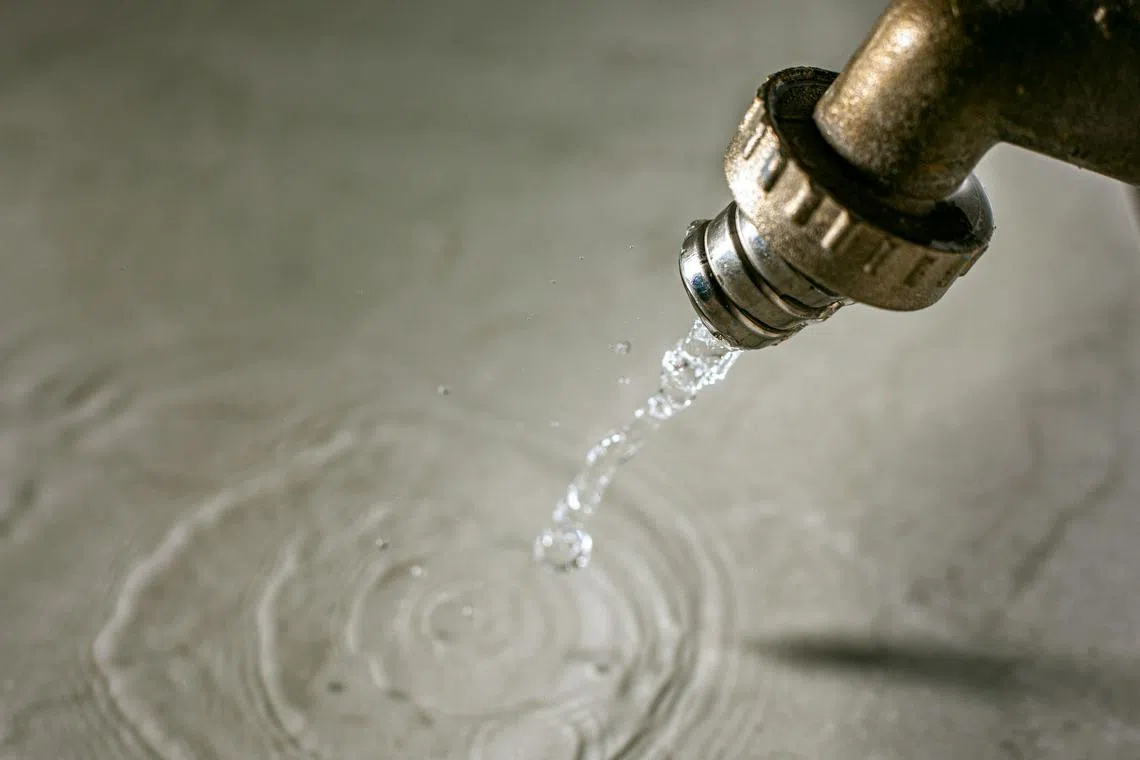 When a leak springs in an apartment ceiling, it is the responsibility of the owner of the upstairs unit above to plug the hole.