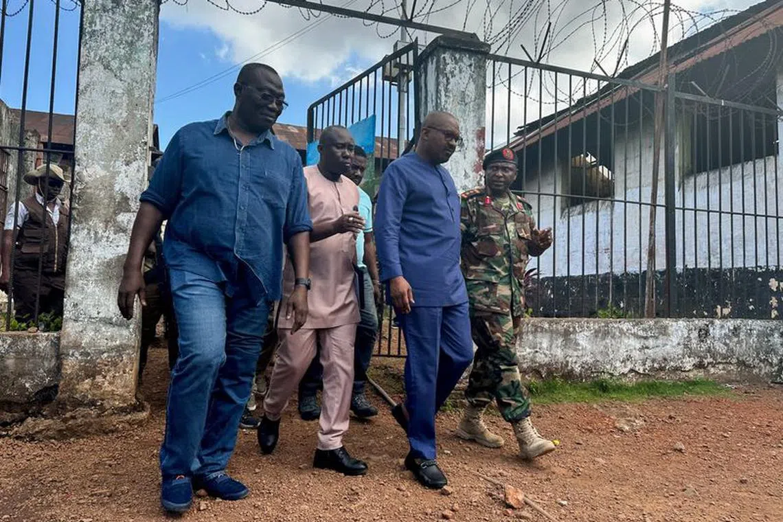 Sierra Leone's Vice President Mohamed Juldeh Jalloh visits the central Pademba Road prison after unidentified gunmen attacked a military barracks and the prison. REUTERS/Umaru Fofana/File Photo