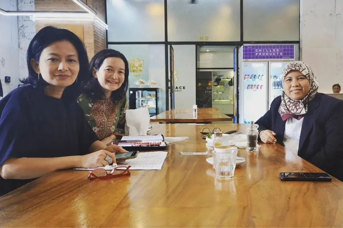 Ms Diah Pitaloka, chief of the Indonesian Parliamentary Women’s Caucus and deputy chairman of Indonesia Parliament's Commission VIII overseeing social and religious affairs, meeting up with representatives from University of Indonesia's Alumni Association to discuss the Mother and Child's Welfare Bill. 