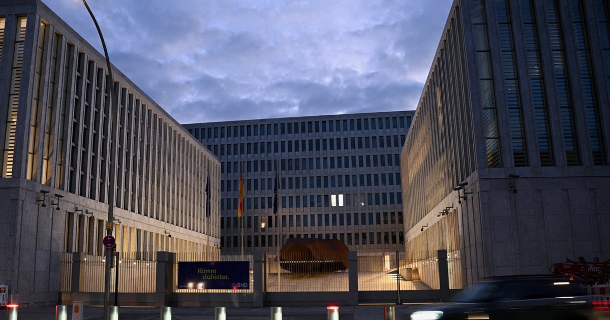 Former German spy chief had contacts with Chinese official, Spiegel reports