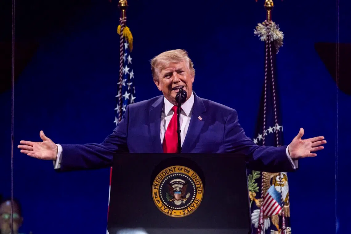 Teleprompter operator Gabriel Perez was put on unpaid administrative leave on the orders of US President Donald Trump, after allegedly making more than US$100,000 (S$130,000) predicting words or phrases in Trump’s speeches.