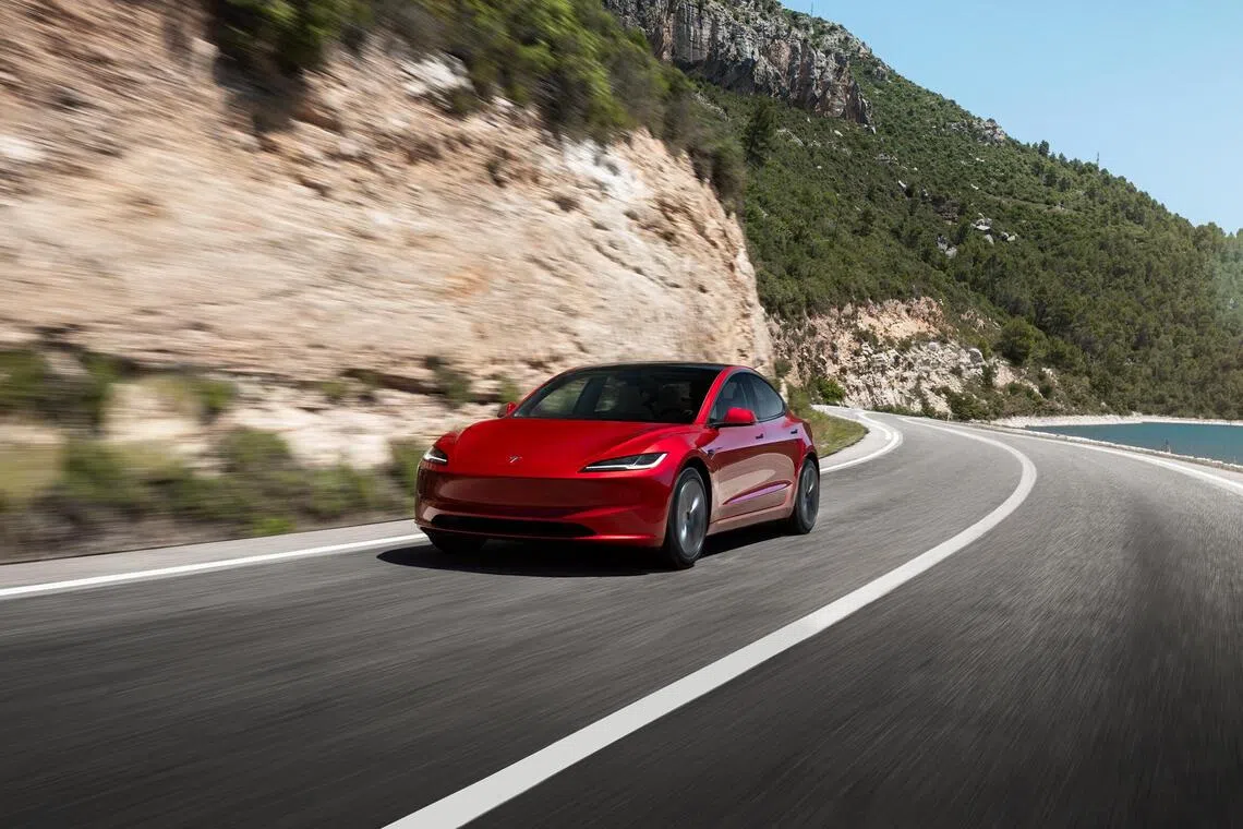 ntfast10 - Tesla Model 3 has been updated to include a physical turn indicator stalk and front camera, as well as introducing a new Long Range RWD version with a 750km range. 

Credit: TESLA