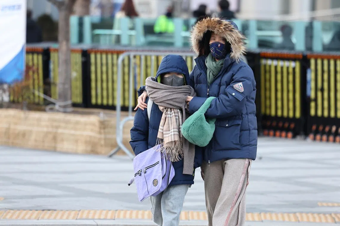 According to the Korea Meteorological Administration, a cold wave advisory took effect in most parts of the country on the morning of Jan 9. 