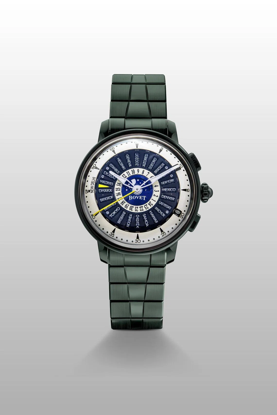 For the first time, Bovet has shaped its distinctive Dimier case in zirconia ceramic, offered in black or vivid green.