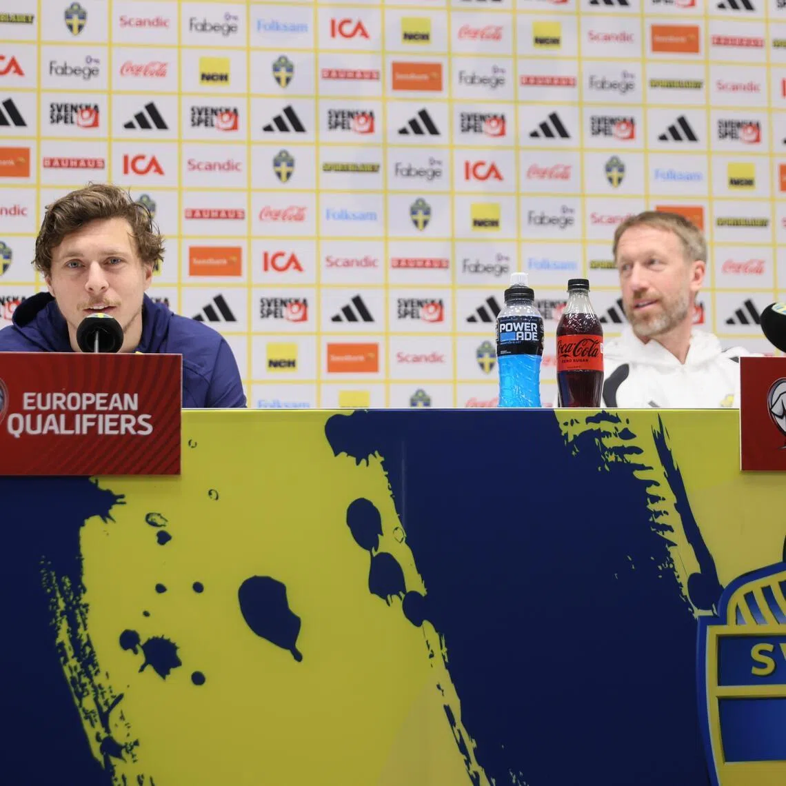 Swedish national tam head coach Graham Potter and his captain Victor Lindelof at a press conference in Stockholm on March 30, 2026. Sweden will face Poland in the 2026 FIFA World Cup play-off on March 31.