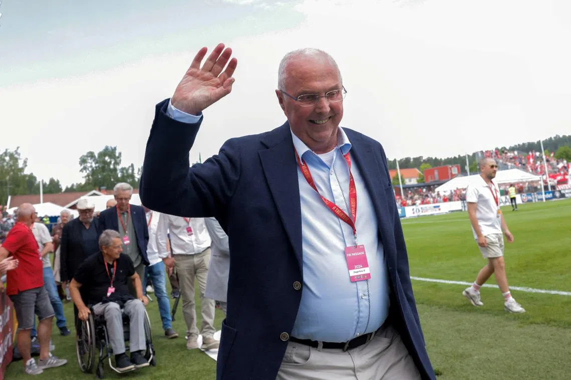 FILE PHOTO: Soccer Football - Superettan - Degerfors IF v Utsiktens BK - Stora Valla, Degerfors, Sweden - June 1, 2024 Sven-Goran Eriksson waves to the fans befopre the match Kicki Nilsson/TT News Agency via REUTERS/File photo