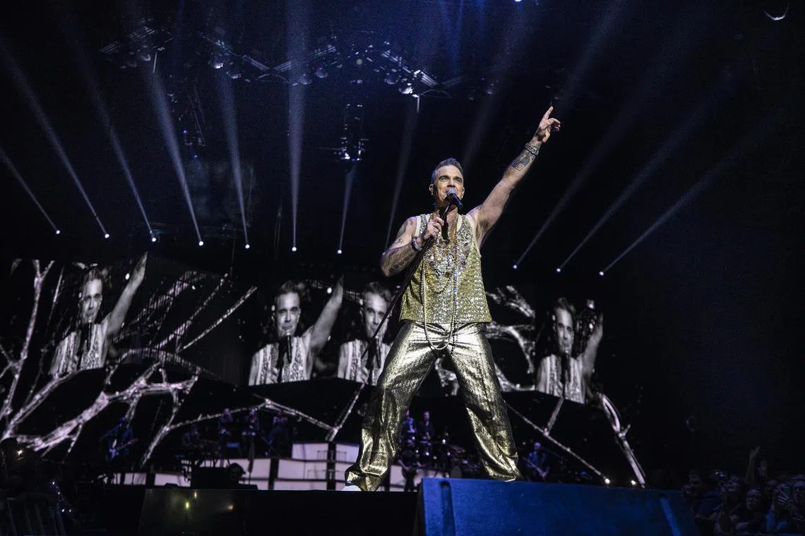 According to a poll conducted by YouGov Surveys, Singapore Grand Prix are most looking forward to the set by British singer Robbie Williams.