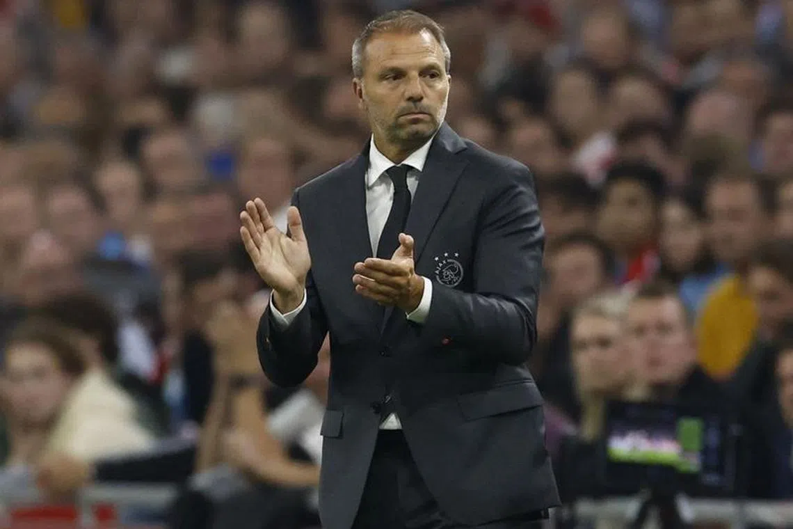 FILE PHOTO: Soccer Football - Europa League - Group B - Ajax Amsterdam v Olympique de Marseille - Johan Cruijff Arena, Amsterdam, Netherlands - September 21, 2023 Ajax Amsterdam coach Maurice Steijn reacts REUTERS/Piroschka Van De Wouw/File Photo