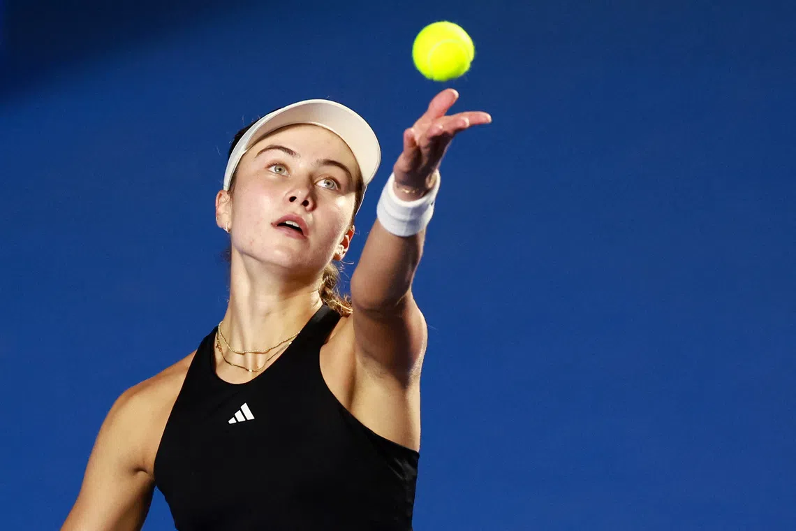 Tennis - WTA 500 - Guadalajara Open - Panamerican Tennis Center, Guadalajara, Mexico - September 13, 2025 Iva Jovic of the U.S. in action during her semi final match against Czech Republic's Nikola Bartunkova REUTERS/Raquel Cunha