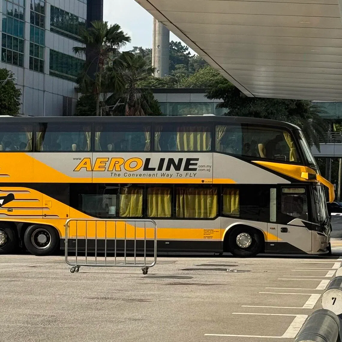 Aeroline buses previously stop in downtown KL & near Petaling Jaya, offering convenience for passengers.