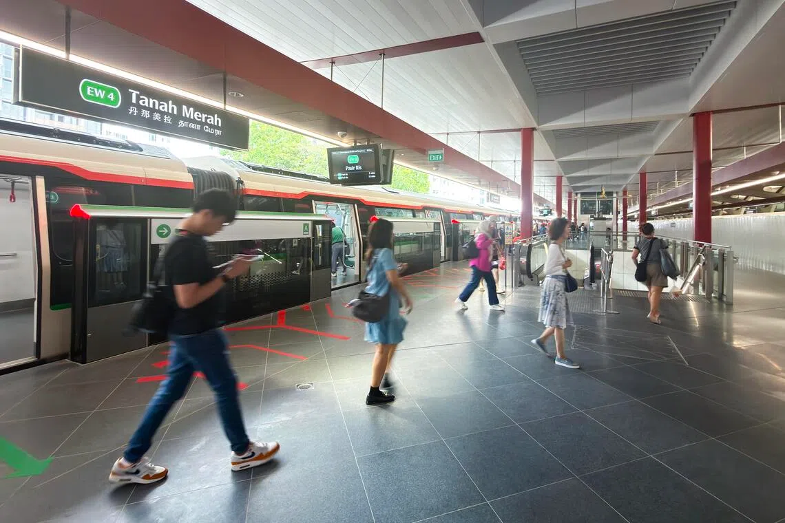 ST20251208-202552000756-Lim Yaohui-Esther Loi-esewl08/ Eastbound train towards Pasir Ris at platform A (left) and hoarded up platform B (right) at 12.43pm at Tanah Merah MRT station on Dec 8, 2025. MRT service between Bedok and Tampines stations, and Tanah Merah and Expo, on the East-West Line (EWL) resuming on Dec 8, 2025 - a day ahead of schedule - after track work and testing were completed early. From Dec 8, passengers on the eastbound EWL service travelling from Tanah Merah towards Expo and