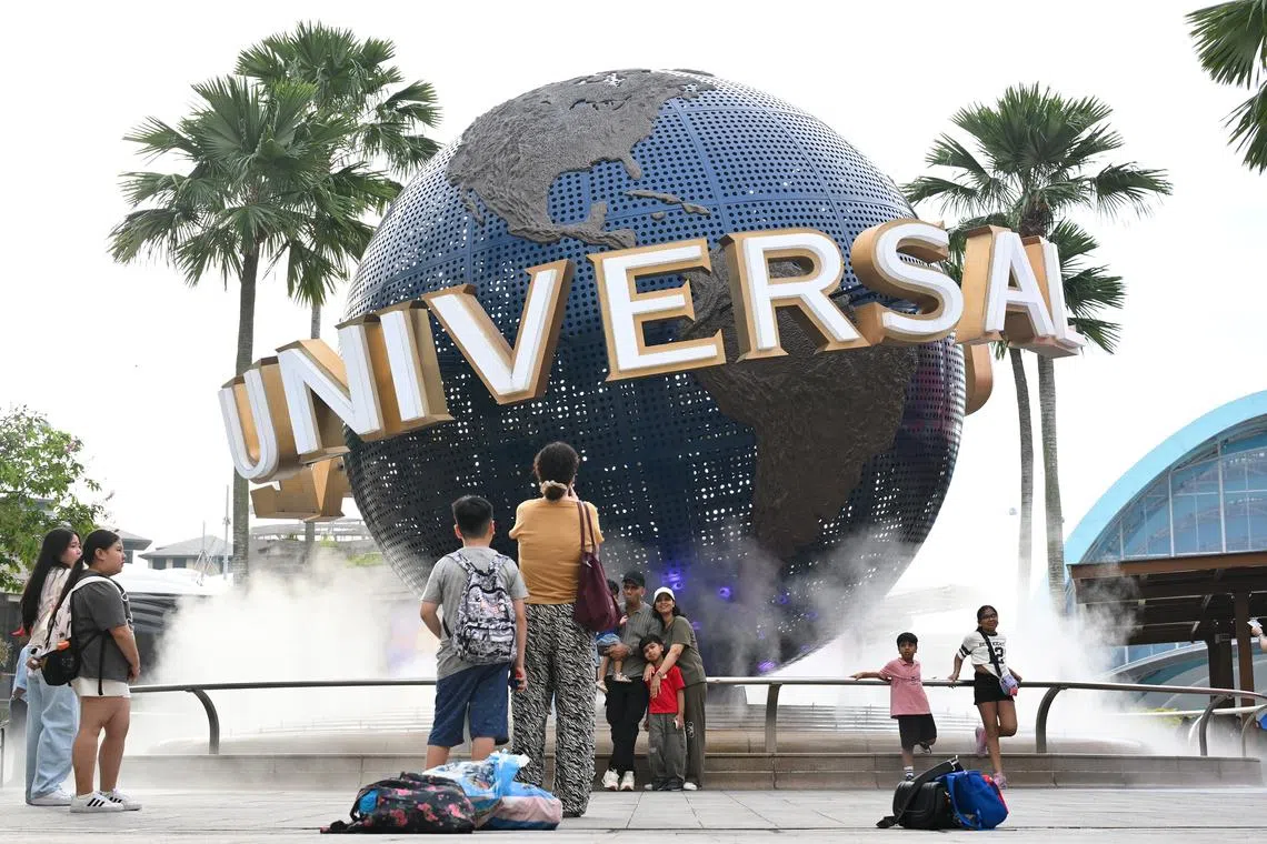 USS WaterWorld performer dies days after medical emergency while training