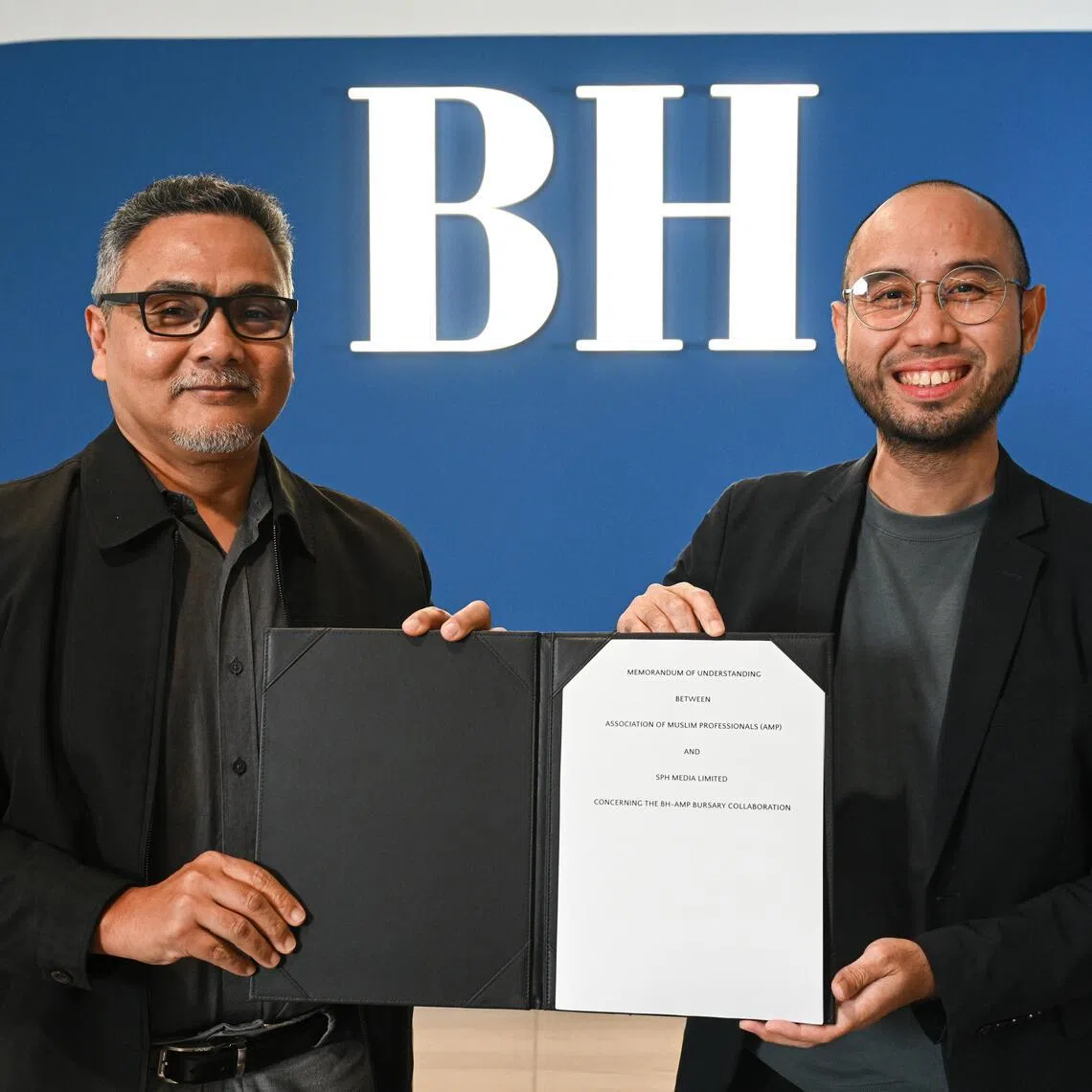The MOU was signed by BH Editor, Nazry Mokhtar (left) and AMP Executive Director Mohksin Rashid at the BH newsroom on Jan 8.