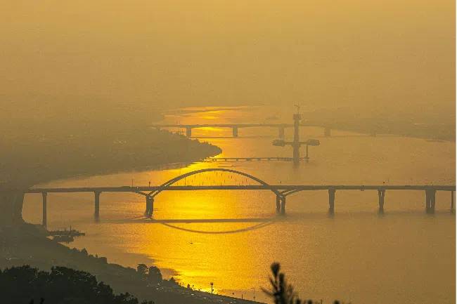 Achasan is one of the most beginner-friendly mountains in Seoul.