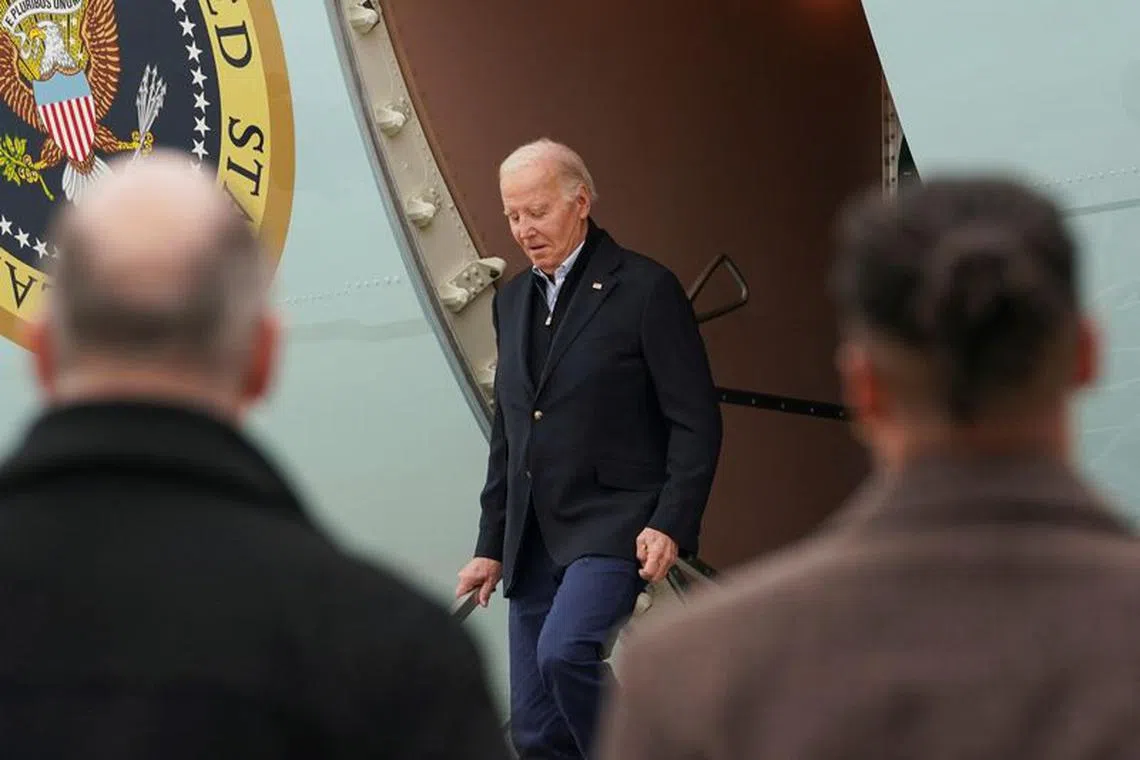 U.S. President Joe Biden disembarks Air Force One as he arrives in the Detroit metro area, Michigan, U.S., February 1, 2024.  REUTERS/Kevin Lamarque